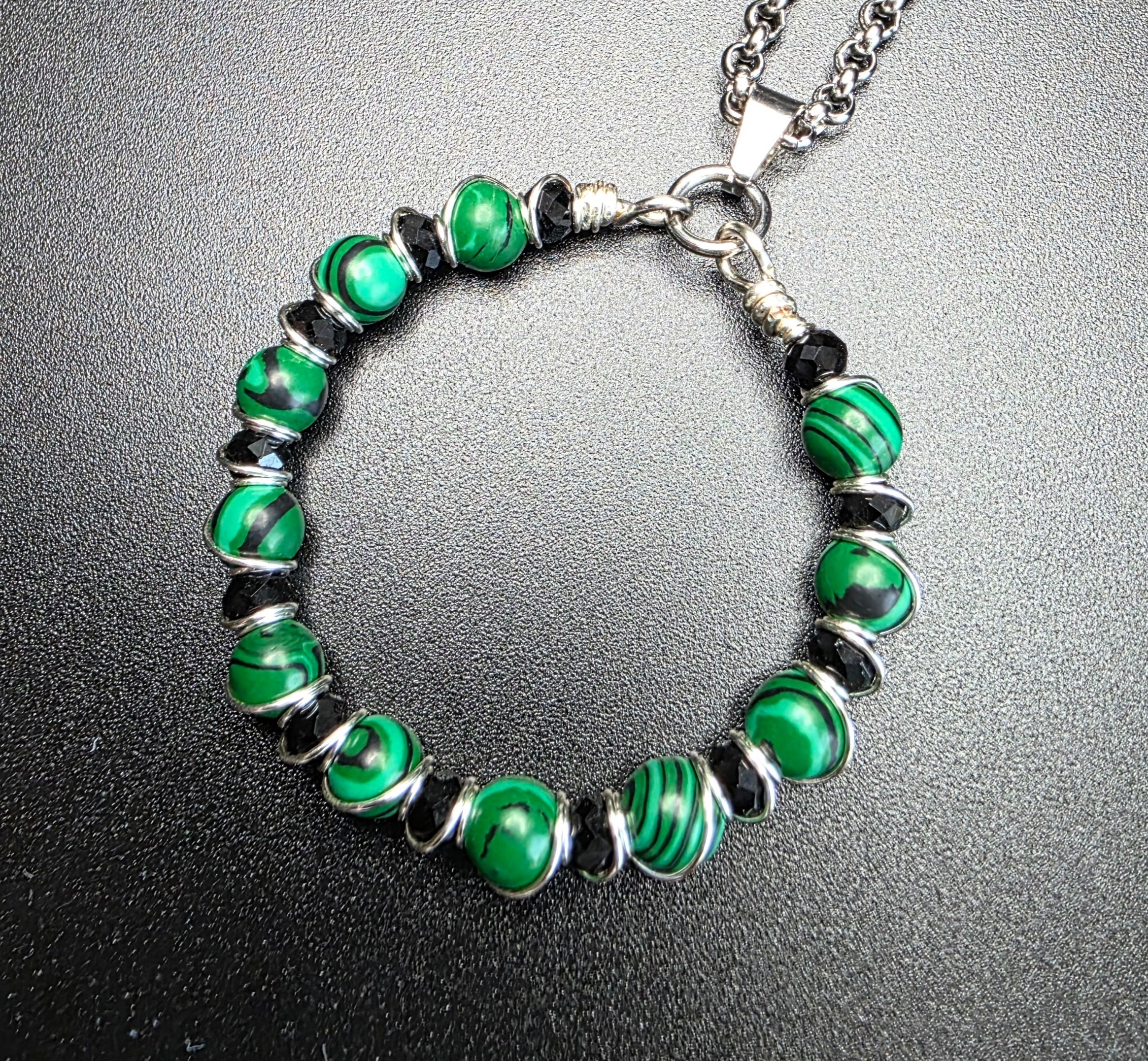 Malachite Ouro Charm